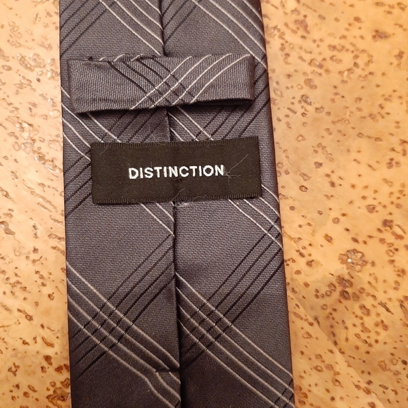 Set of 2 Ties (Kenneth Cole Reaction, Distinction) - Picture 5 of 5